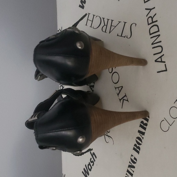 Guess Heels - Picture 2 of 4